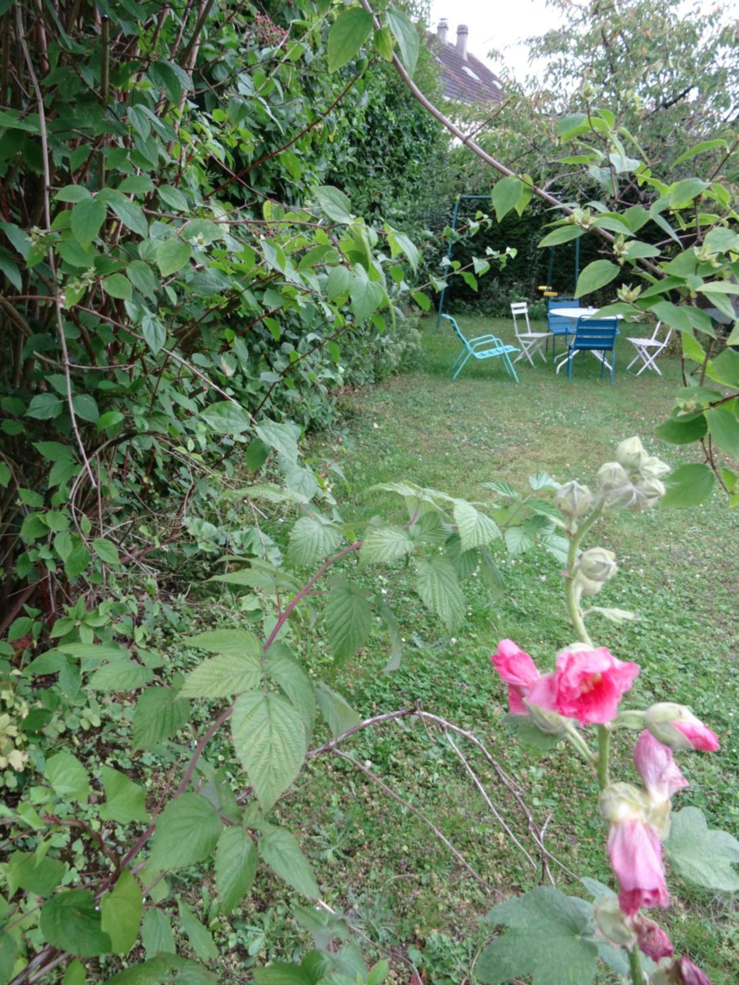 Maison D'Hotes Les Roses Tremieres Saclay Bagian luar foto